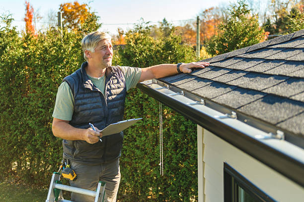 Professional Roofing technician working in Ammon, VA